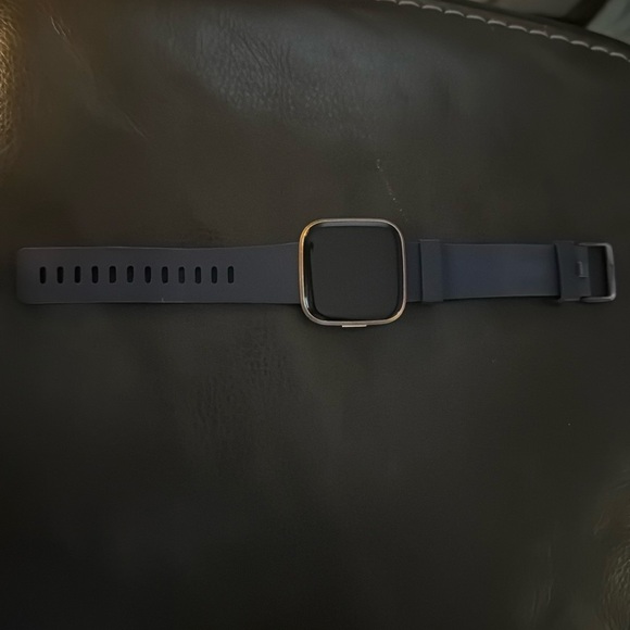 Fitbit Versa 2 - Picture 1 of 2